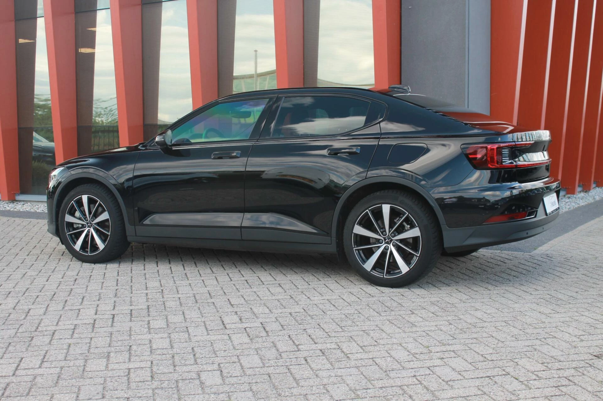 Hoofdafbeelding Polestar 2
