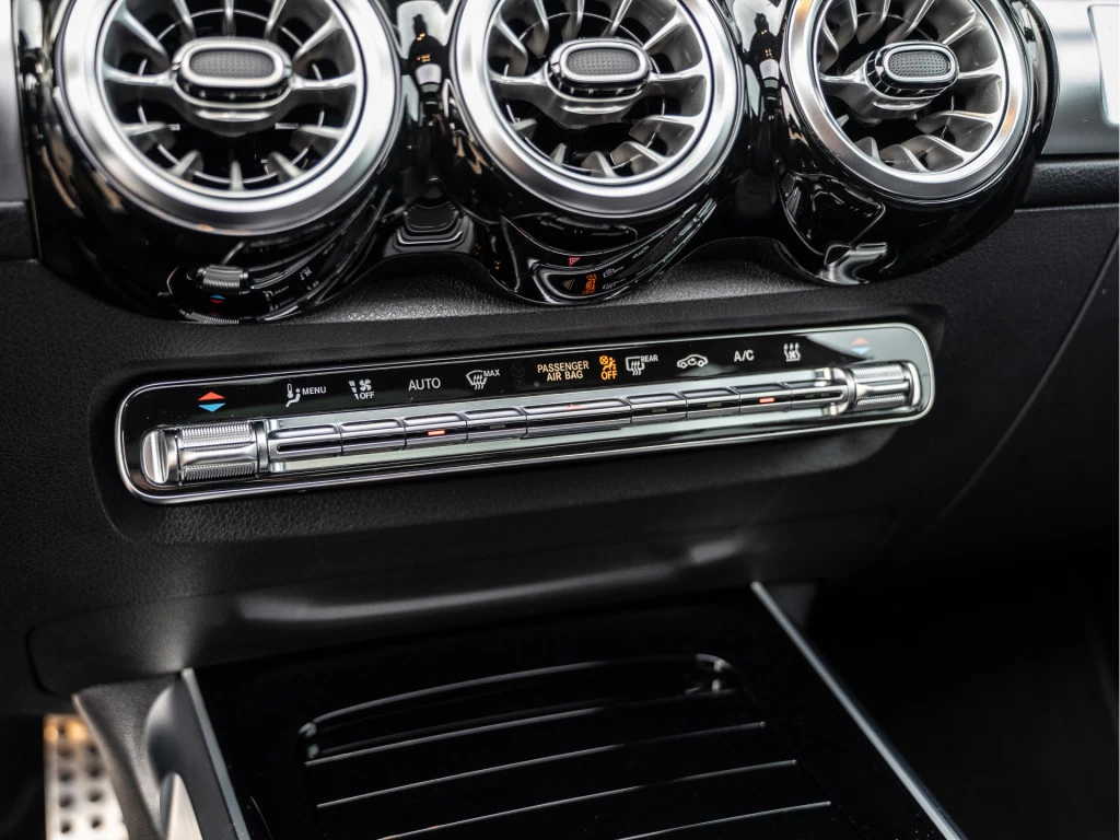 Hoofdafbeelding Mercedes-Benz EQB