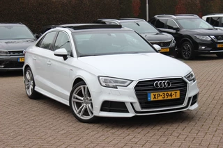 Audi A3 Limousine 35 TFSI CoD Sport S Line Edition / Panoramadak / Virtual Cockpit / Half leder / Navigatie / 18'' / Stoelverwarming / DAB / Cruise Control