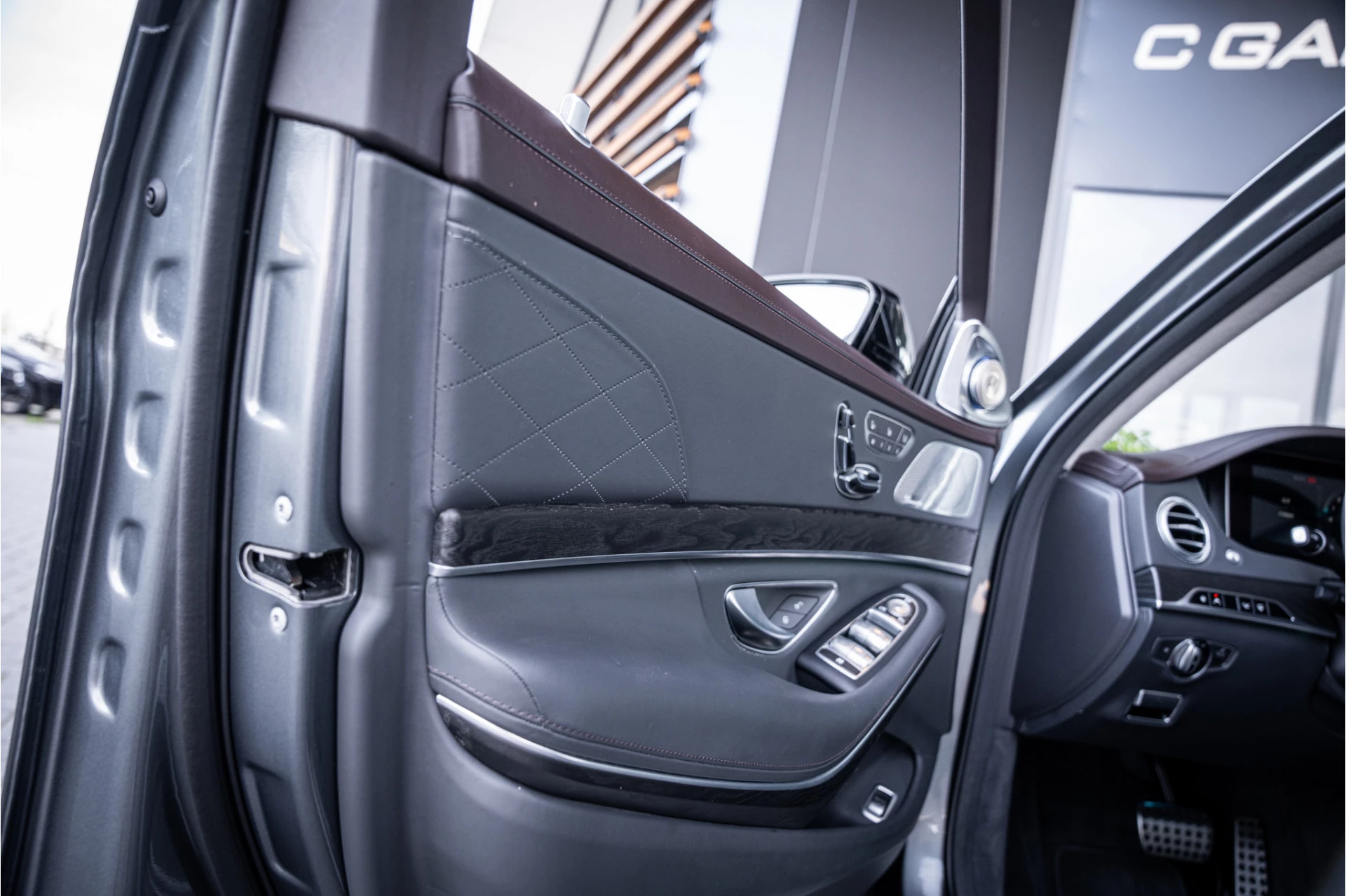 Hoofdafbeelding Mercedes-Benz S-Klasse