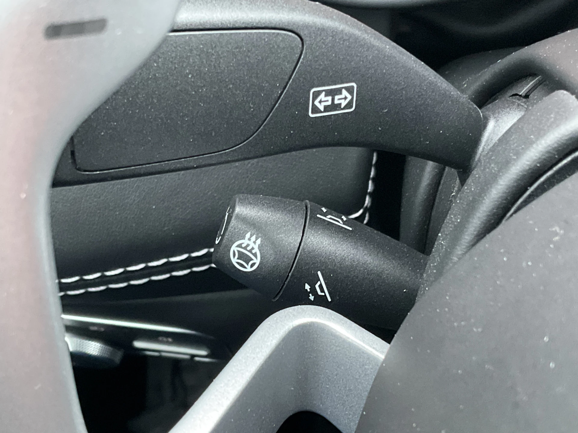 Hoofdafbeelding Aston Martin DBX