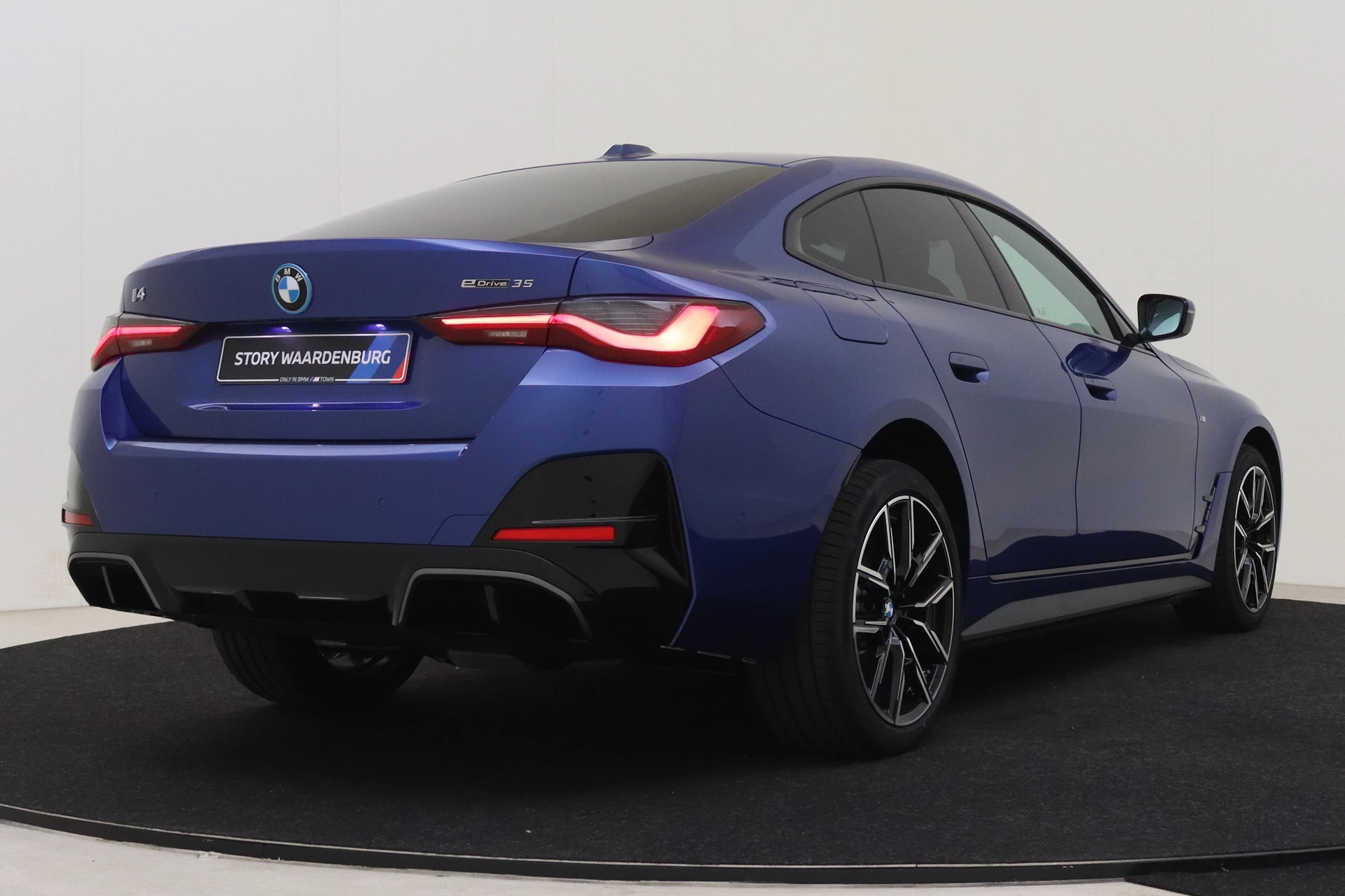 Hoofdafbeelding BMW i4