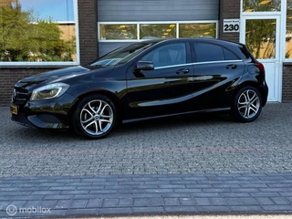 Mercedes A-klasse 180 Edition NAVI/AIRCO/MF-STUUR