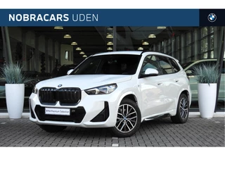 BMW iX1 xDrive30 M Sport / Sportstoelen / Achteruitrijcamera / M Adaptief onderstel / Comfort Access / Adaptieve LED / Harman-Kardon