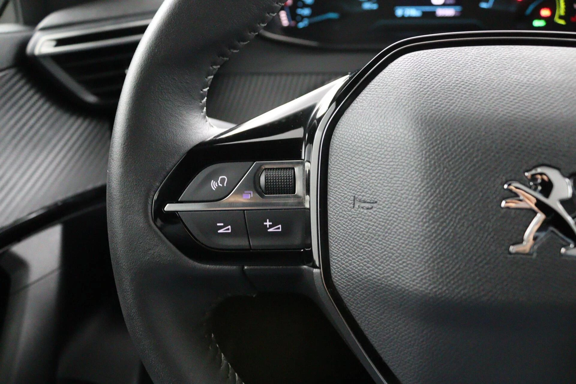 Hoofdafbeelding Peugeot e-2008