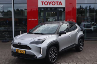 Toyota Yaris Cross 1.5 HYBRID 130 GR-SPORT STOEL/STUUR/VOORRUITVERW. NAVI EL-ACHTERKLEP DODEHOEK KEYLESS APPLE/ANDROID AD-CRUISE P-SENSOREN