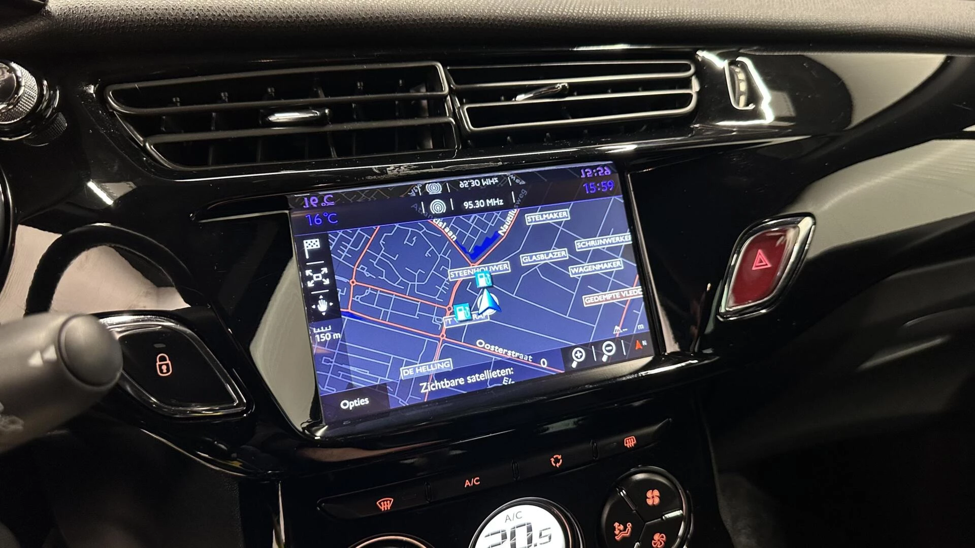 Hoofdafbeelding DS DS 3