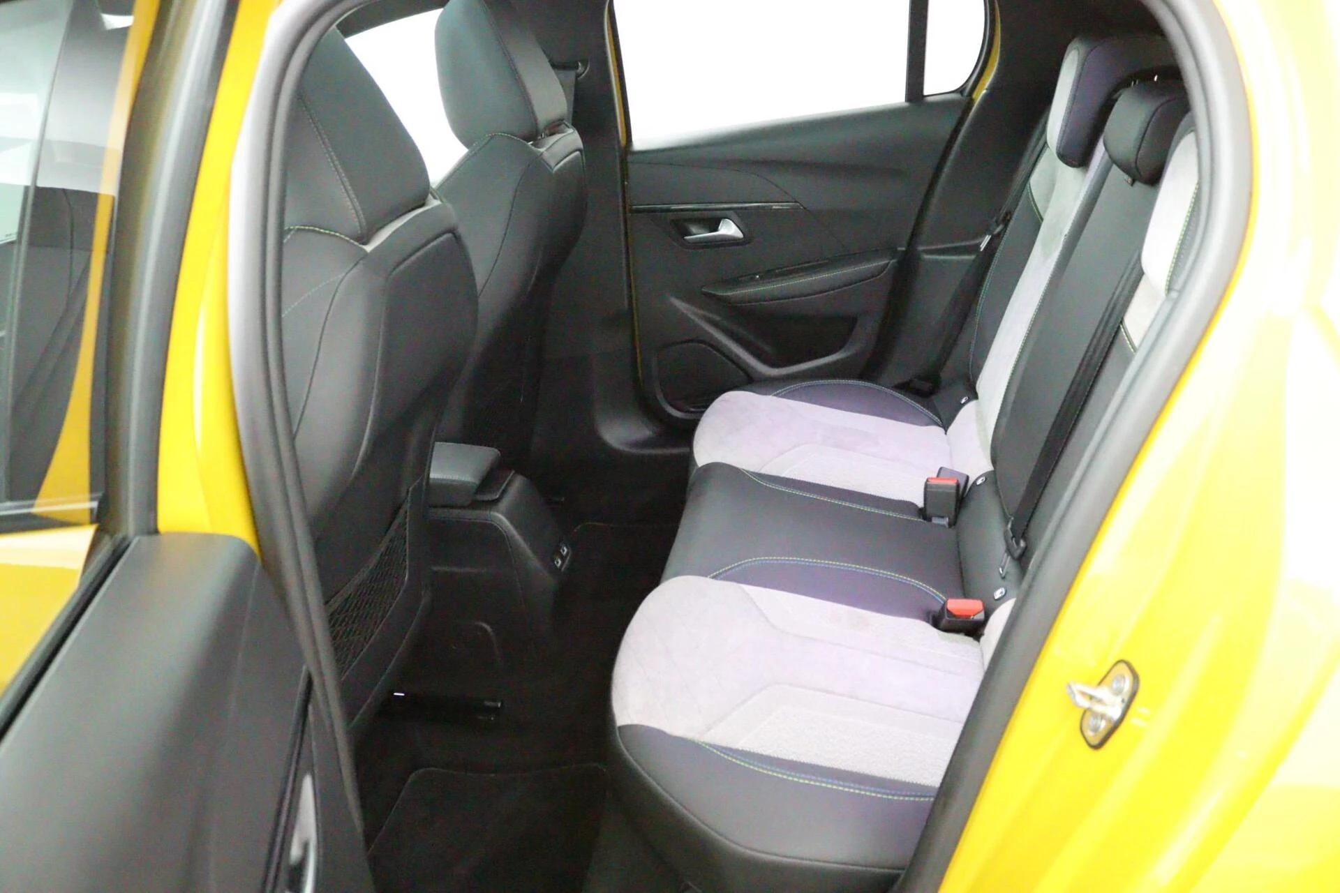 Hoofdafbeelding Peugeot e-208