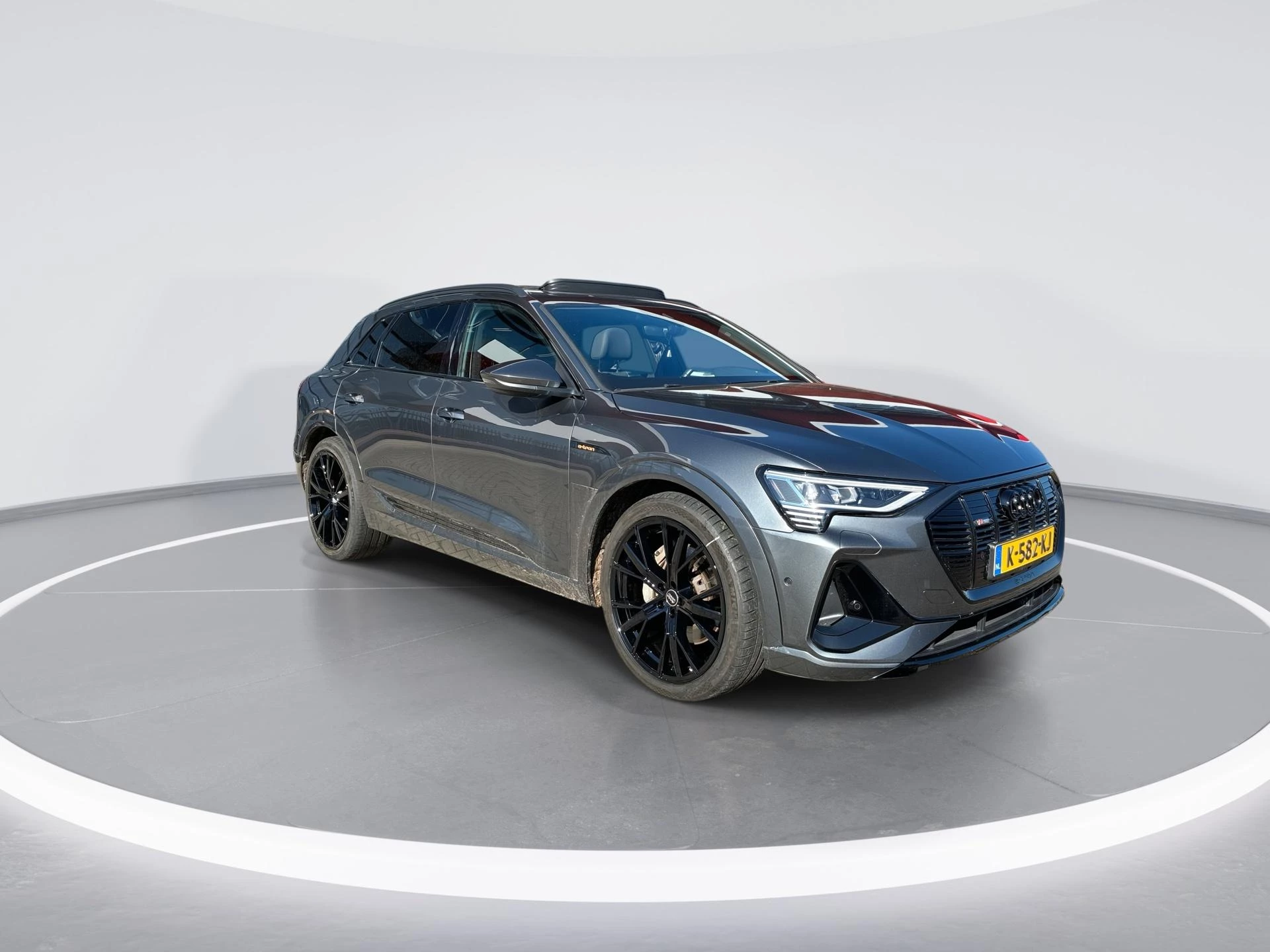 Hoofdafbeelding Audi e-tron