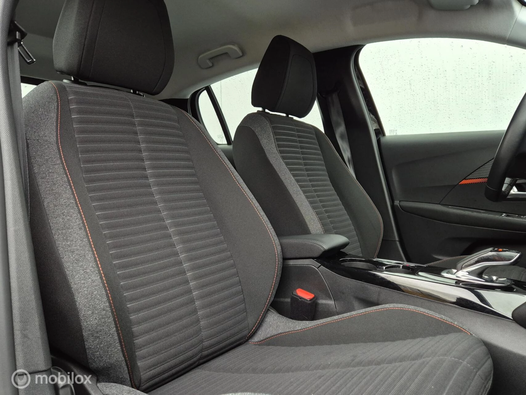 Hoofdafbeelding Peugeot e-208