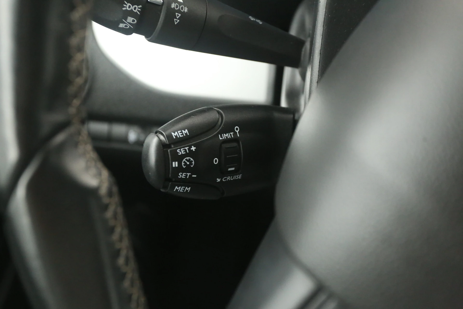Hoofdafbeelding Peugeot e-Traveller