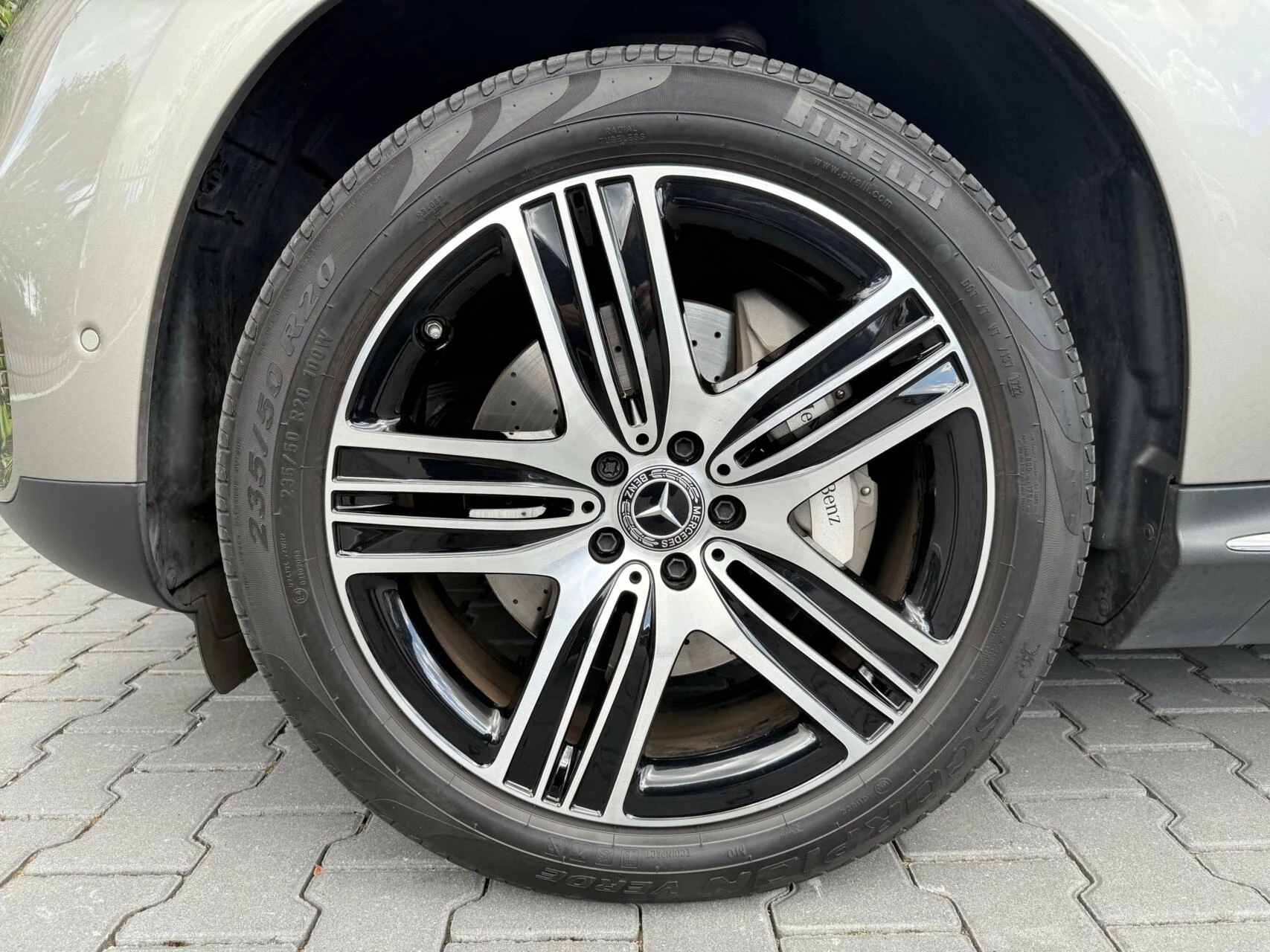 Hoofdafbeelding Mercedes-Benz EQC