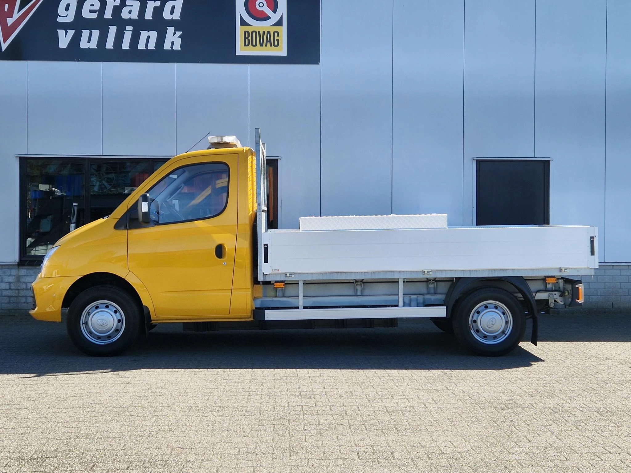 Hoofdafbeelding Maxus EV80