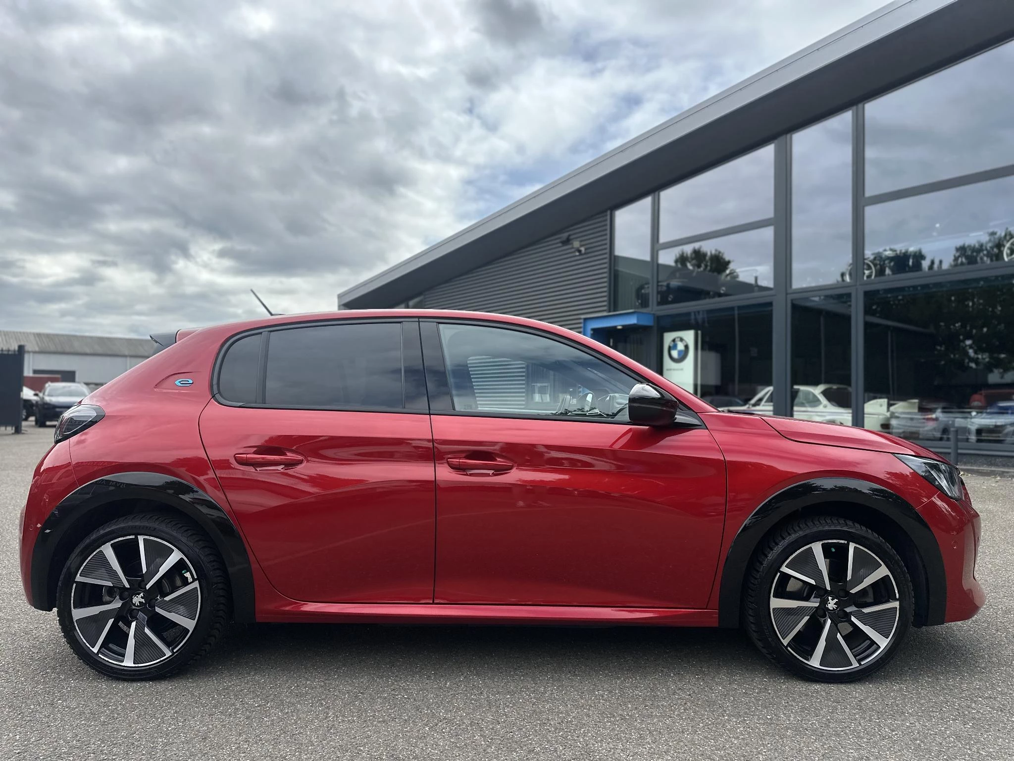 Hoofdafbeelding Peugeot e-208