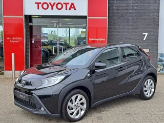 Hoofdafbeelding Toyota Aygo Toyota Aygo X FIRST AUTOMAAT STOELVERW. CAMERA AD-CRUISE KEYLESS ENTRY/START ANDROID/APPLE LM-VELGEN