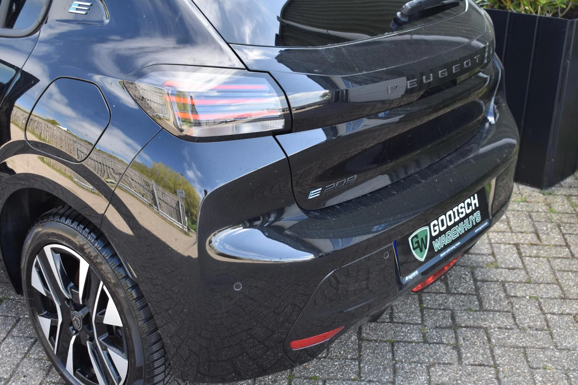 Hoofdafbeelding Peugeot e-208