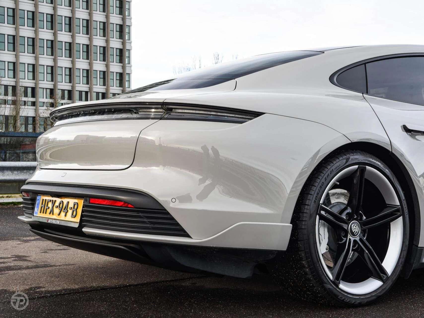 Hoofdafbeelding Porsche Taycan