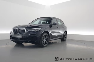 Hoofdafbeelding BMW X5 BMW X5 xDrive45e M Sport | Pano | HUD | Luchtvering | Stoelventilatie | Massage | Elek. Trekhaak
