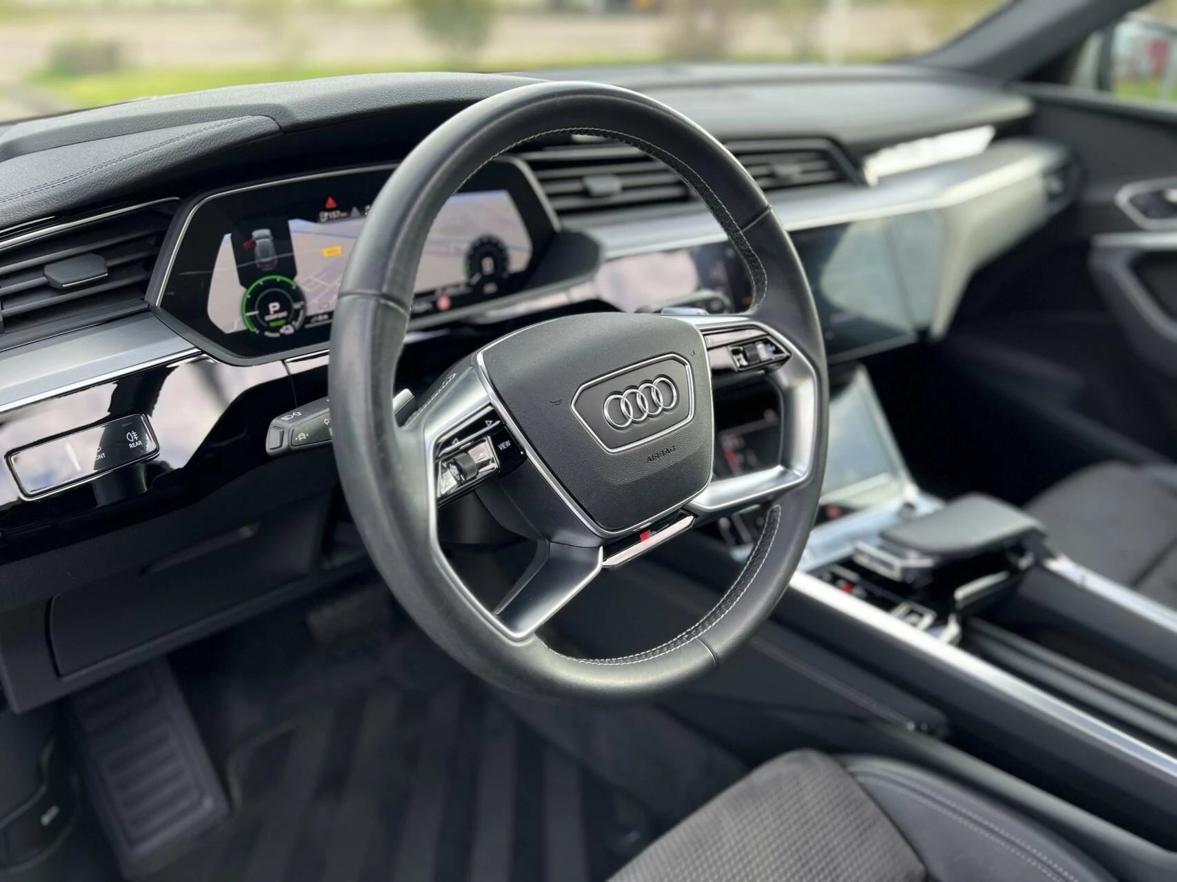 Hoofdafbeelding Audi e-tron