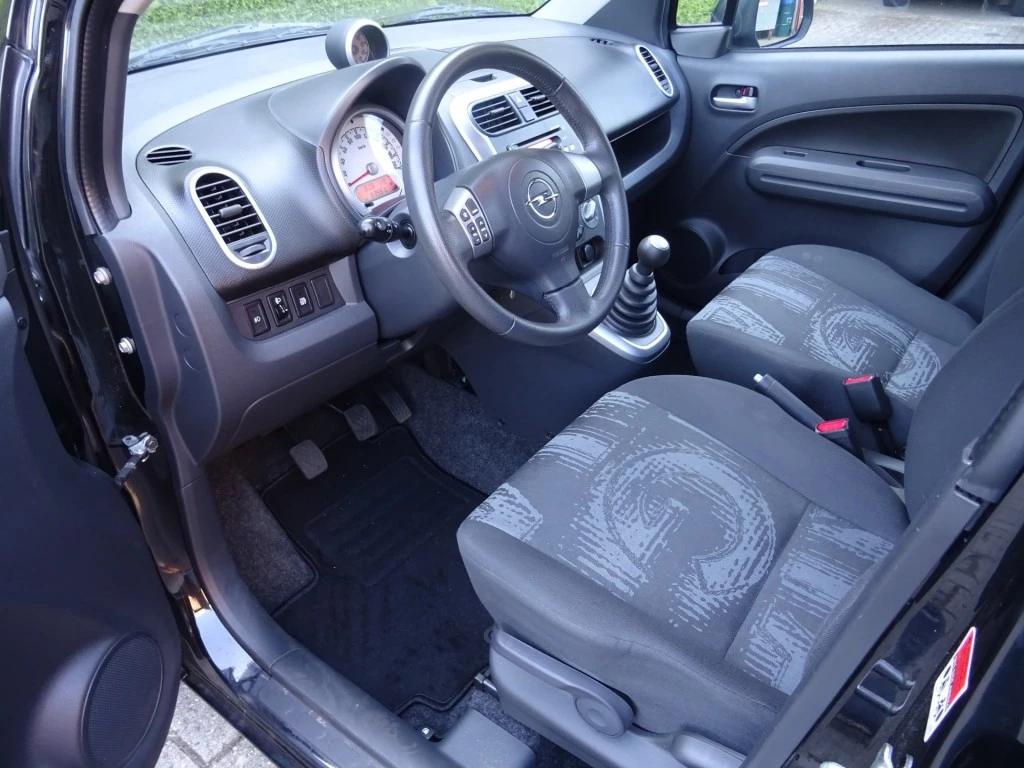 Hoofdafbeelding Opel Agila
