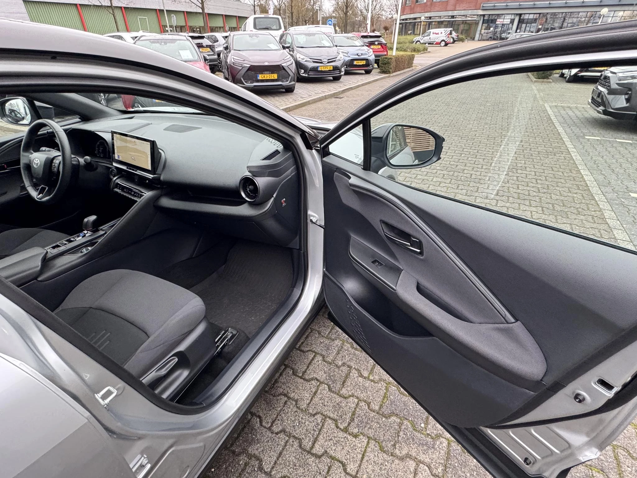 Hoofdafbeelding Toyota C-HR