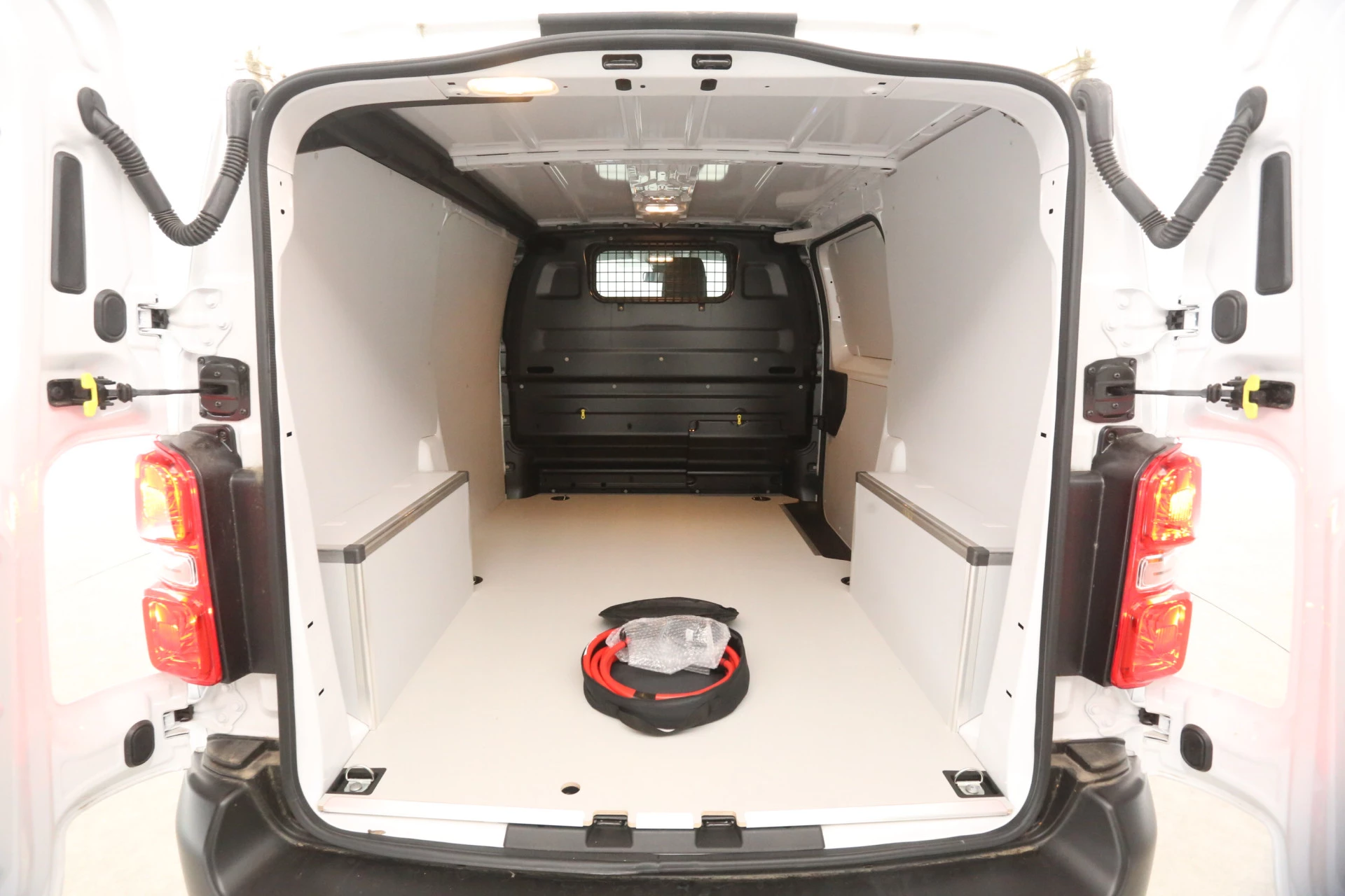 Hoofdafbeelding Peugeot e-Expert