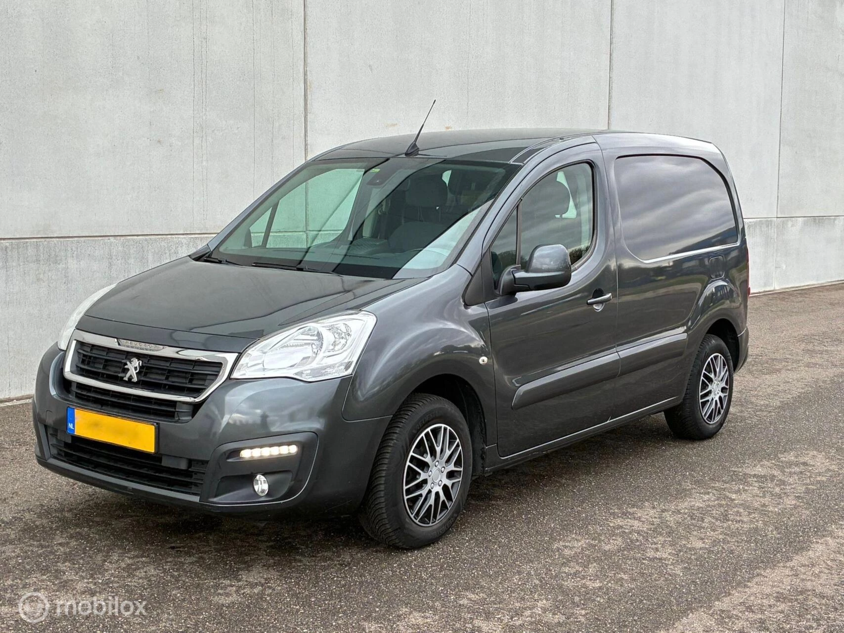 Hoofdafbeelding Peugeot Partner