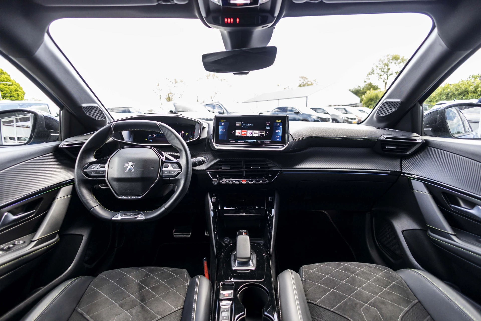 Hoofdafbeelding Peugeot e-208