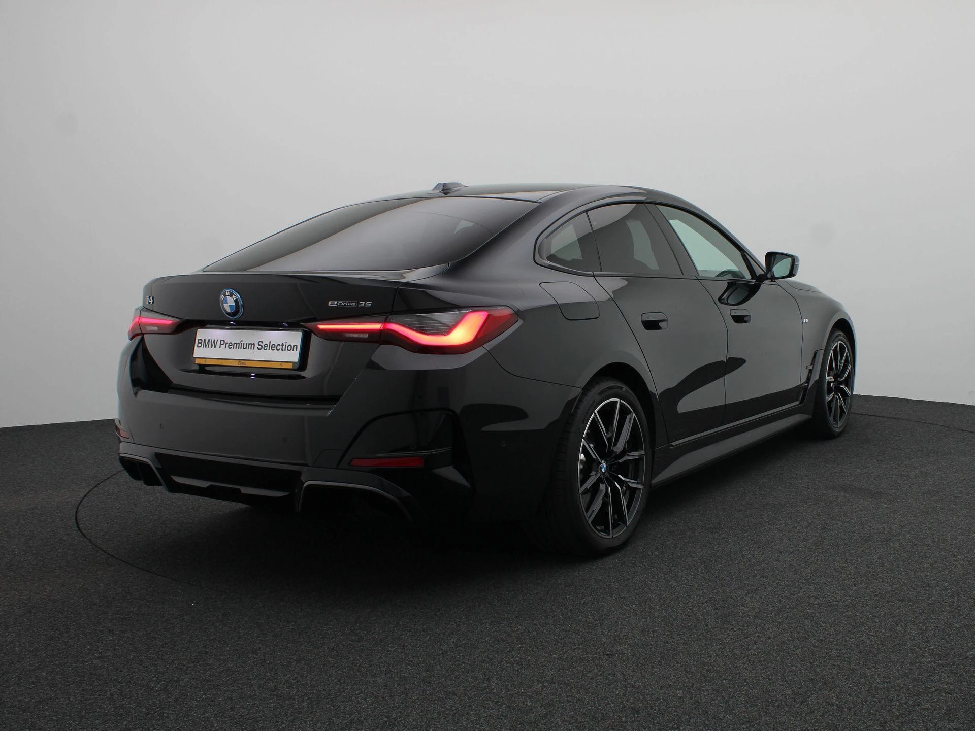 Hoofdafbeelding BMW i4