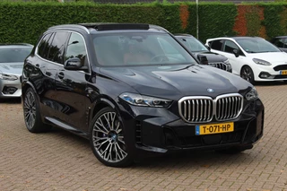 BMW X5 xDrive50e Launch Edition / Trekhaak / Panoramadak / 360Camera / Head-up / Stoelmassage / Softclose / 22'' / Harman Kardon / Keyless / Luchtvering / Stoelventilatie / Stoelverwarming 4x / 4zone Airco / DAB