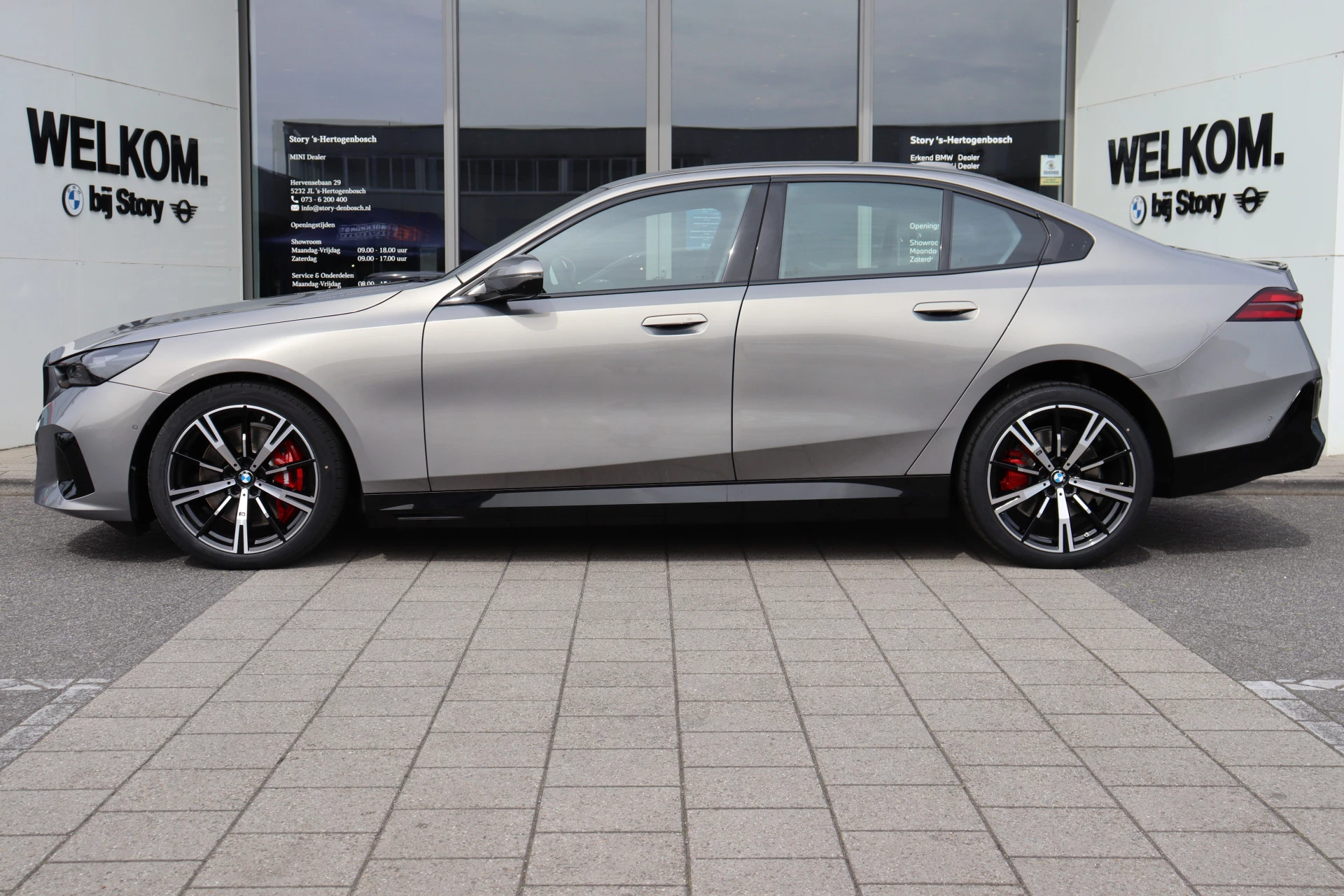 Hoofdafbeelding BMW i5