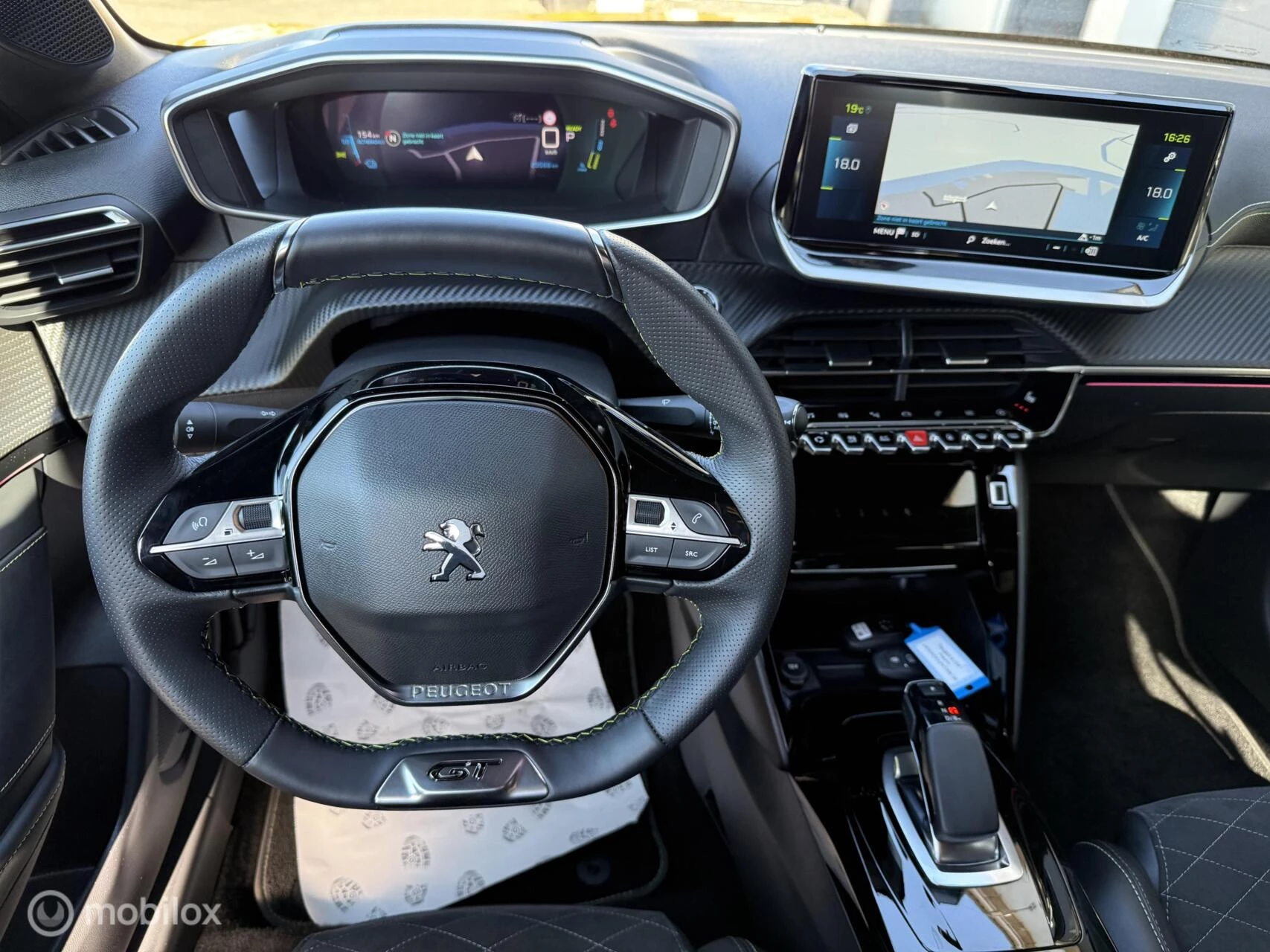 Hoofdafbeelding Peugeot e-208