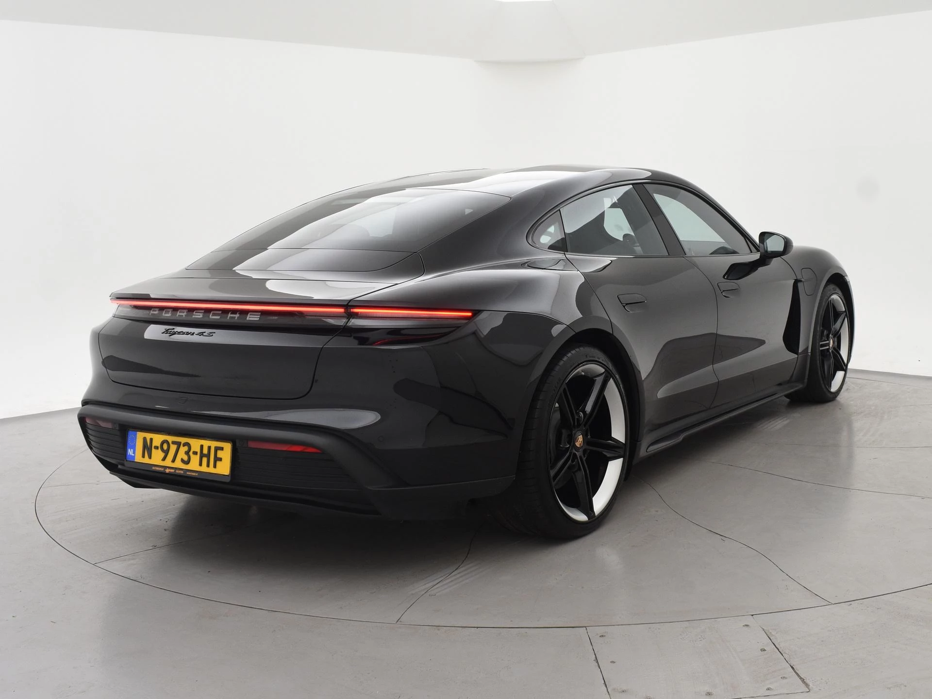 Hoofdafbeelding Porsche Taycan