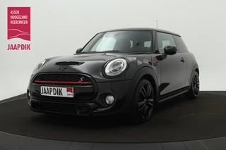 Hoofdafbeelding MINI Cooper MINI Cooper BWJ 2014 2.0 S JOHN COOPER WORKS UITGEVOERD / 231 PK AUTOMAAT / STOELVERW. / HARMAN KARDON SPEAKERS / NAVI / CLIMA / CRUISE / LEDER / PARKEERSENSOREN / LMV / BLUETOOTH / PANORAMADAK  / FULL LED / SPORT UITLAAT