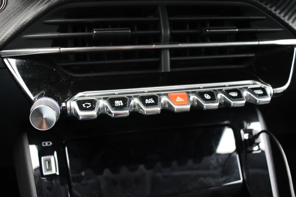 Hoofdafbeelding Peugeot e-208