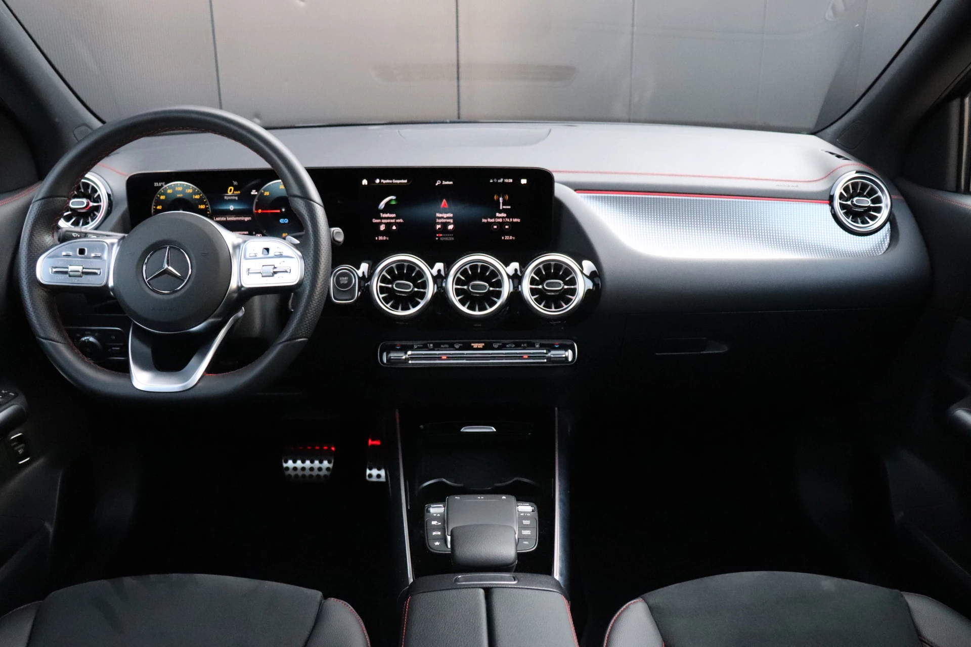 Hoofdafbeelding Mercedes-Benz EQA