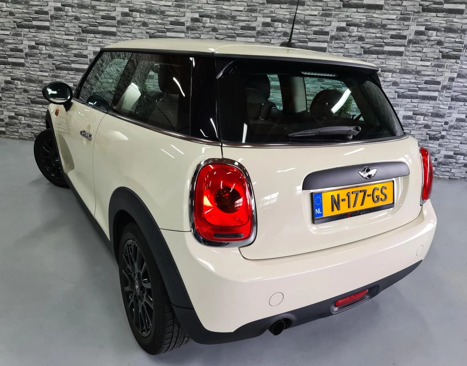 Hoofdafbeelding MINI One