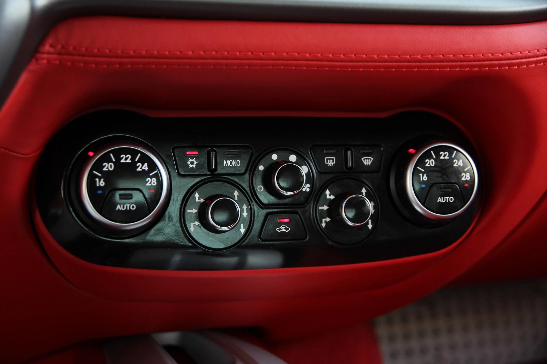Hoofdafbeelding Ferrari F12