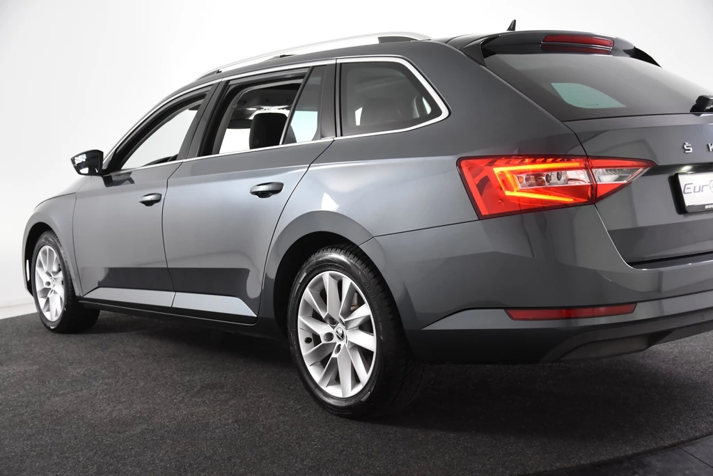 Hoofdafbeelding Škoda Superb