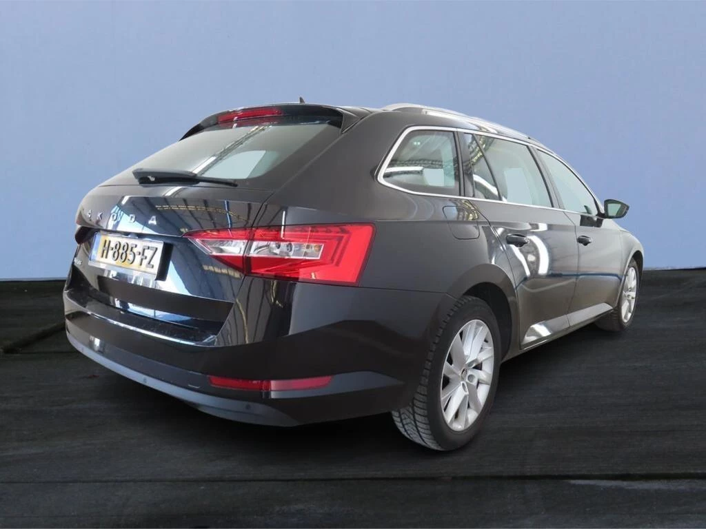 Hoofdafbeelding Škoda Superb
