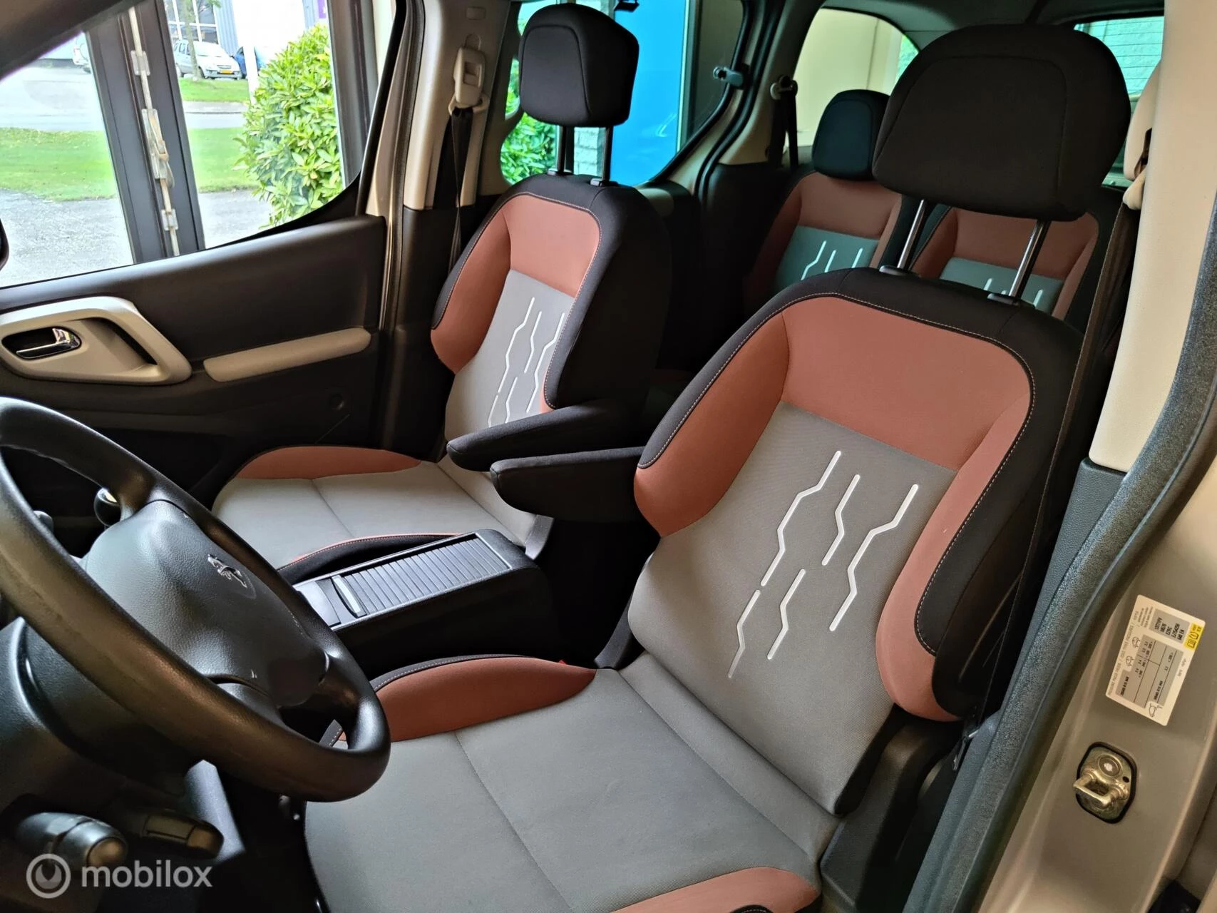 Hoofdafbeelding Peugeot Partner