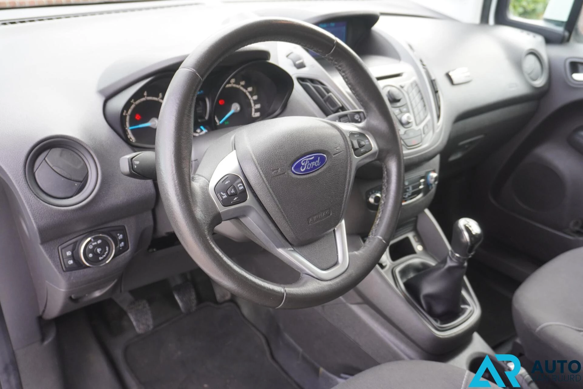 Hoofdafbeelding Ford Transit Courier