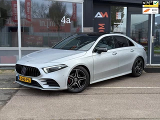 Hoofdafbeelding Mercedes-Benz A-Klasse Mercedes-Benz A-klasse 200 AMG | Pano | Memory | Sfeer | Keyless