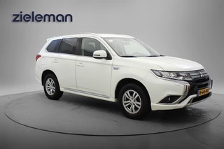 Mitsubishi Outlander 2.4 PHEV Pure - Navi, Camera, Stoelverw.