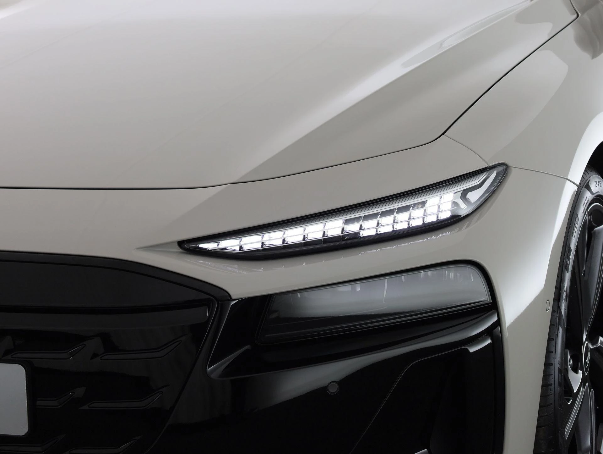 Hoofdafbeelding Audi A6 Avant e-tron