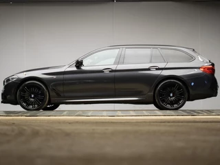 BMW 5-serie Touring 540i xDrive High Executive (CARPLAY,NAVI,SFEER VERLICHTING,LED,ALCANTARA,STOELVERWARMING,360 CAMERA,GETINT)