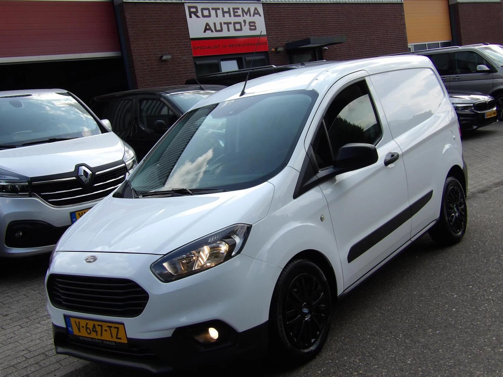 Hoofdafbeelding Ford Transit Courier
