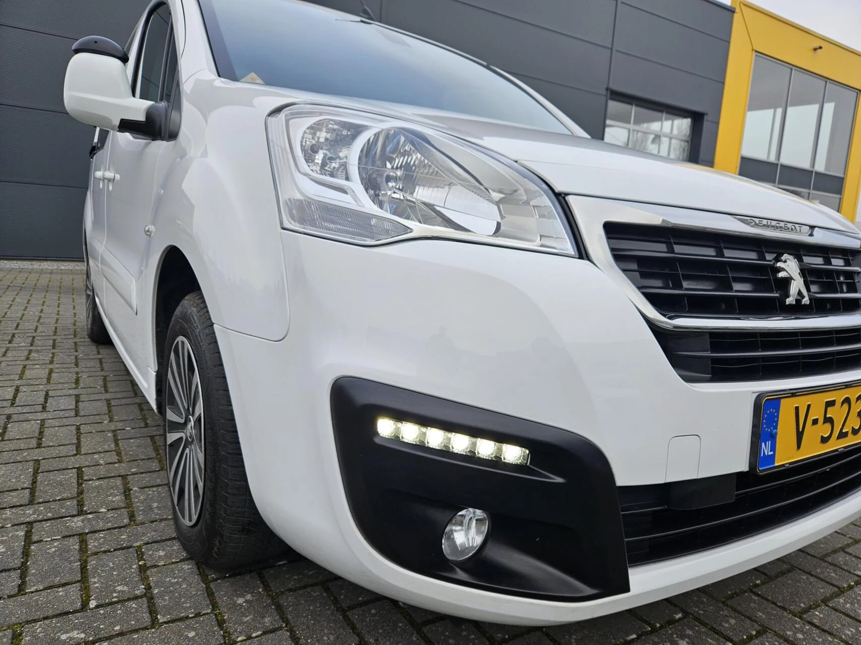 Hoofdafbeelding Peugeot Partner