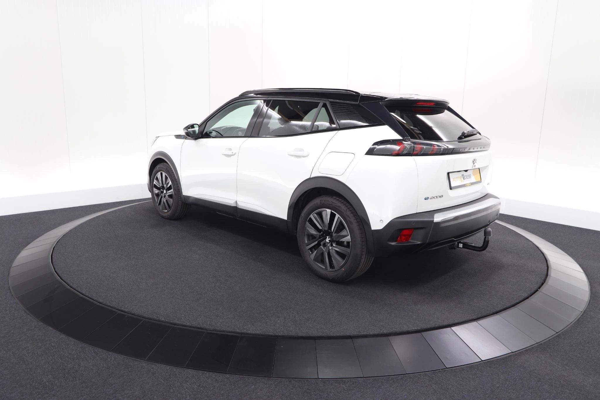 Hoofdafbeelding Peugeot e-2008