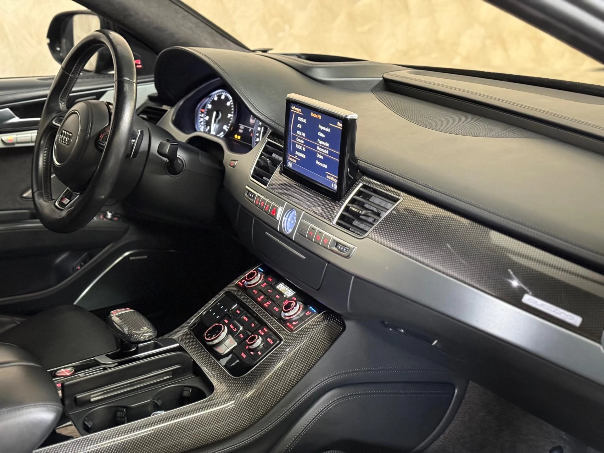 Hoofdafbeelding Audi S8